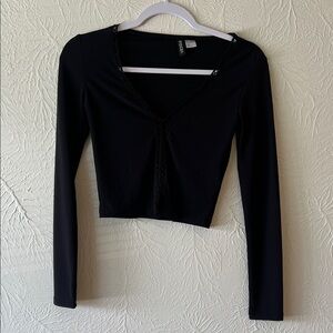H&M Black Long Sleeve V-Neck Crop Top